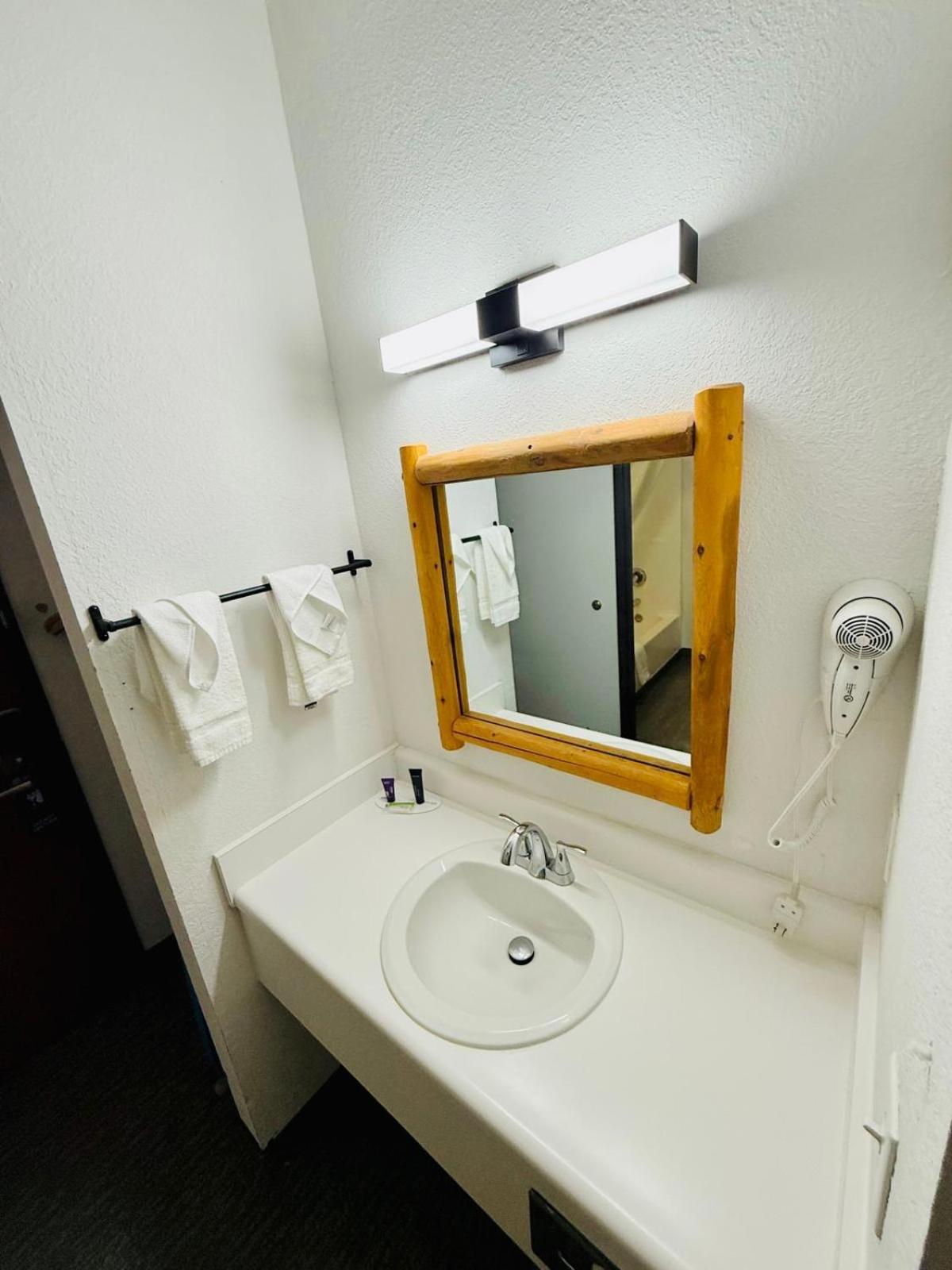 Knights Inn New Florence Экстерьер фото